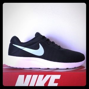 BRAND NEW Nike Tanjun!!!